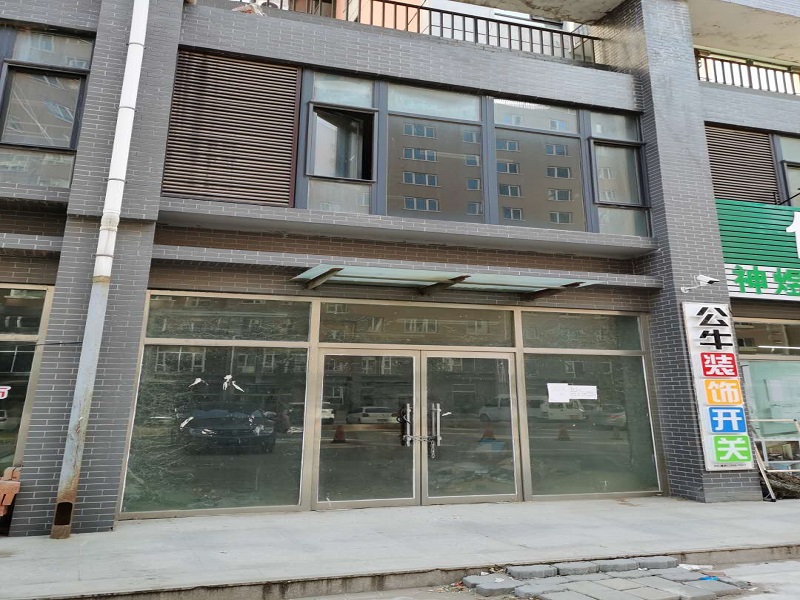 承德市雙橋區(qū)大石廟鎮(zhèn)莊頭營村臥龍山莊C2號(hào)樓103鋪出租
